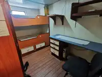 کشتی تدارکاتی برای فروش