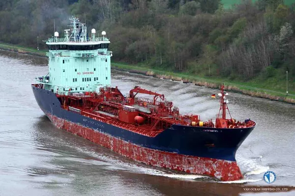 Oil/Chemical tanker for sale