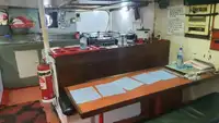 کشتی صیادی با تور بلند برای فروش