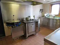 کشتی صیادی با تور گوشه‌ای برای فروش