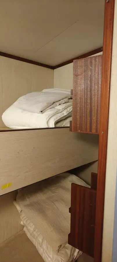 کشتی تدارکاتی برای فروش