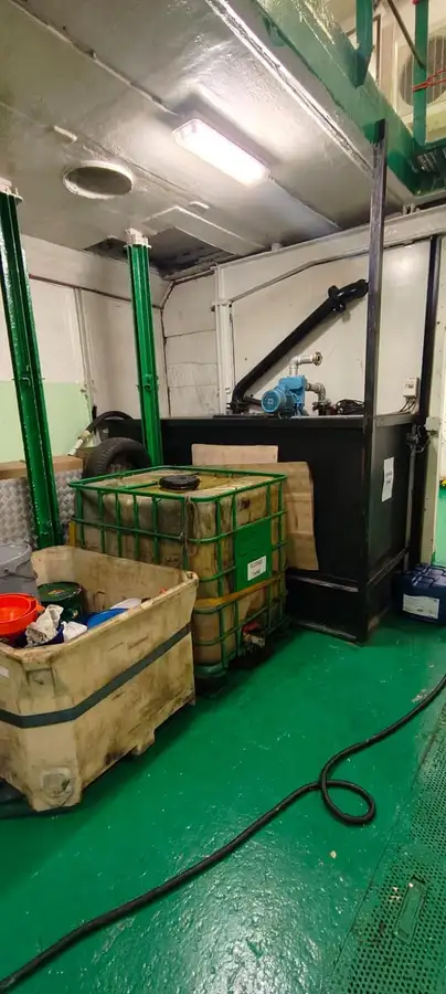 کشتی تدارکاتی برای فروش