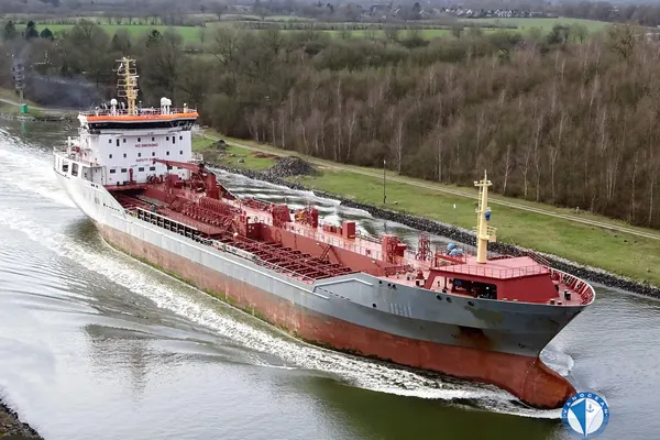 Oil/Chemical tanker for sale