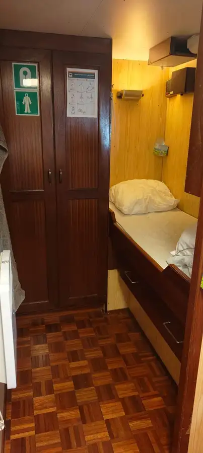 کشتی تدارکاتی برای فروش
