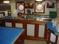 کشتی صیادی با تور بلند برای فروش