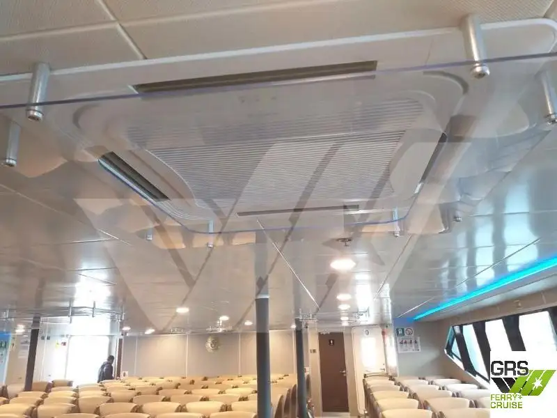 کشتی مسافری برای فروش