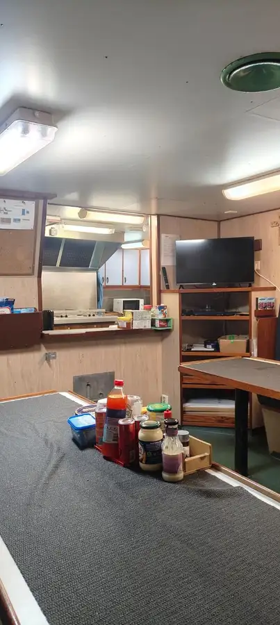 کشتی تدارکاتی برای فروش