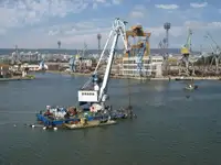 کشتی جرثقیل‌دار برای فروش