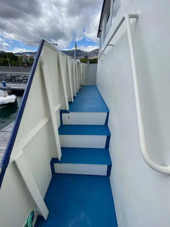 کشتی یدککش برای فروش