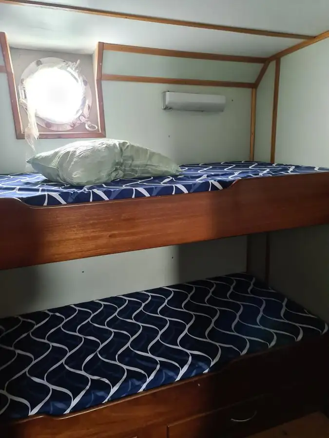 کشتی صیادی با تور بلند برای فروش