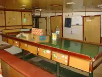 کشتی صیادی با تور بلند برای فروش