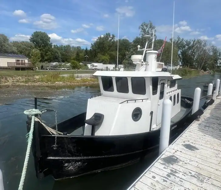 قایق یدک کش برای فروش